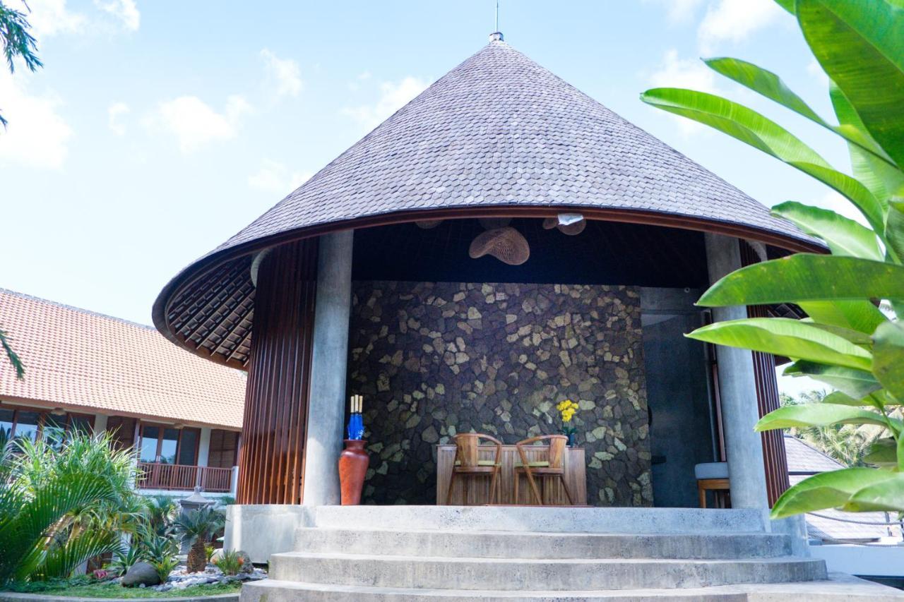 Queen At Gunung Sari Ubud  Exterior photo